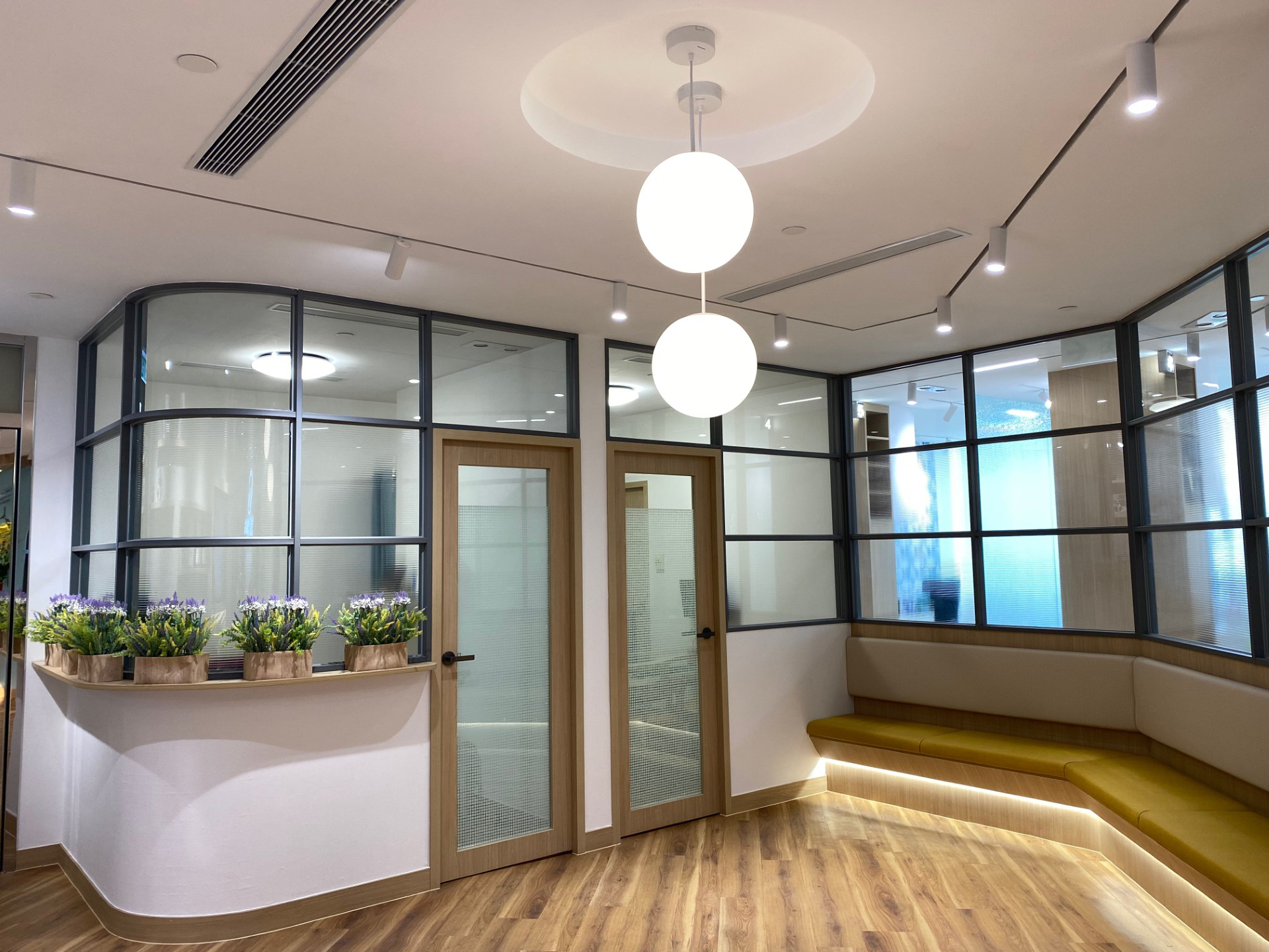 intro-slider-image-1